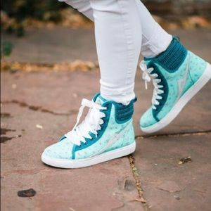 POPPY High Top Crochet Lace Up Sneakers Sz 7